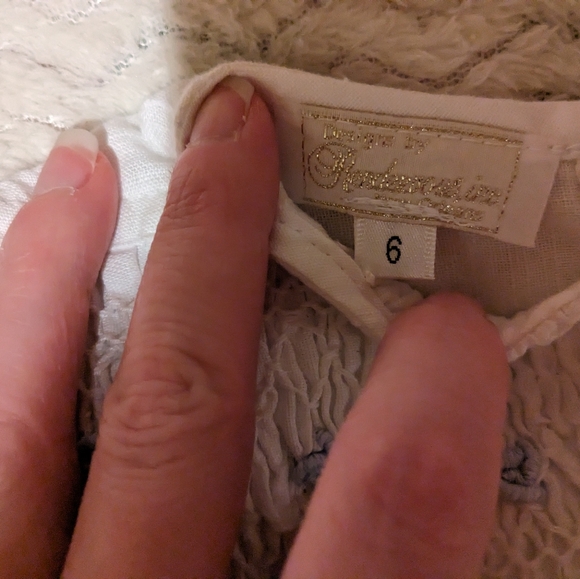 Rendezvous Inc by New Orleans White Linen dress w/blue flowers - Picture 2 of 2